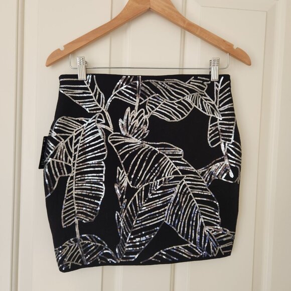 Express Dresses & Skirts - Express Black Mini Skirt Silver Sequin Leaf Holiday Party Sexy Glam Pretty